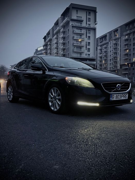 Volvo V40 Volvo V40 2014 Summum • Full • Panoramic • Istoric Complet • Impecabil