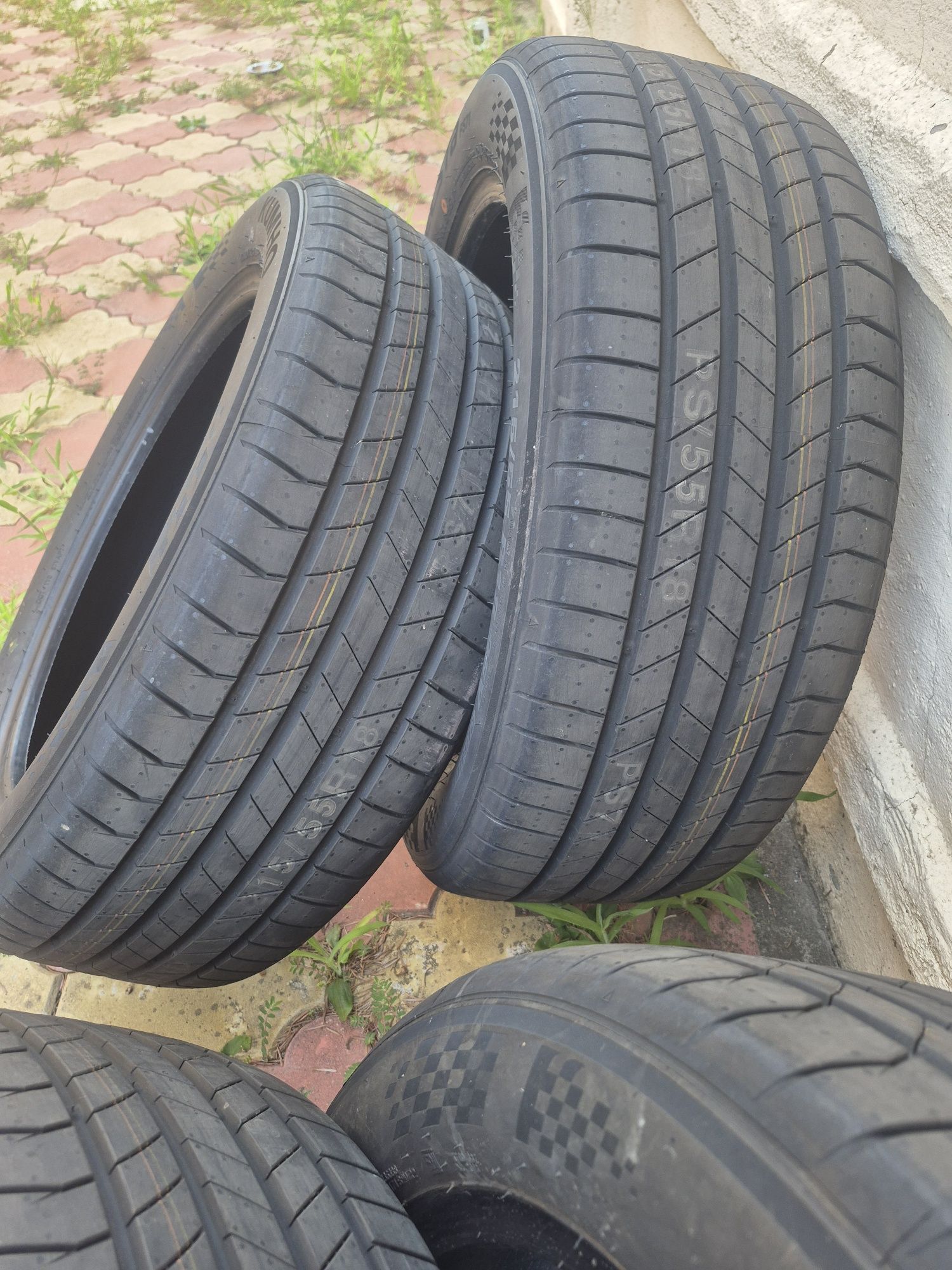 Anvelope de vara KUMHO 215/55/R18 noi ,nerulare