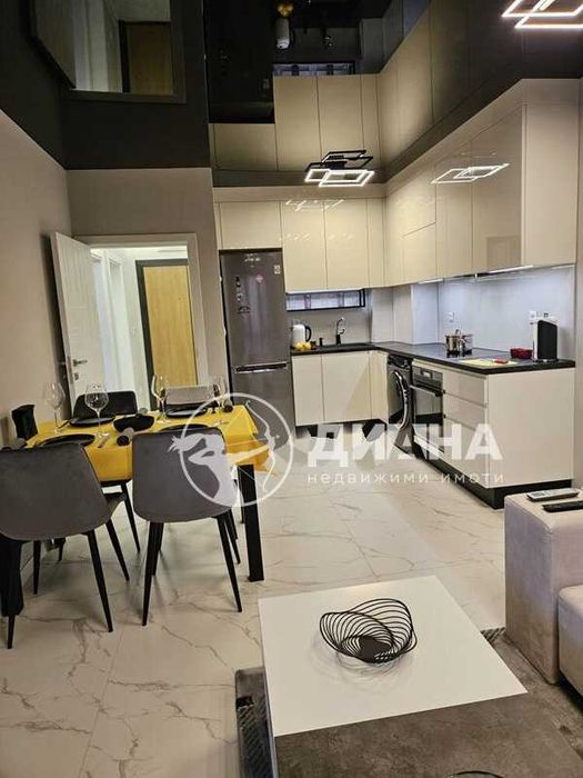 Продава се Двустаен апартамент в Пловдив, Тракия - 76 кв.м за 1935 €/кв.м - Снимка #2