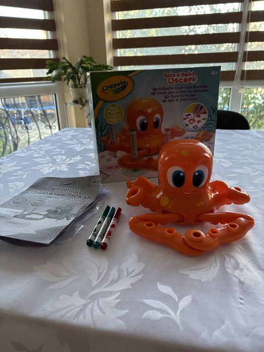 Октопода Оскар  художник