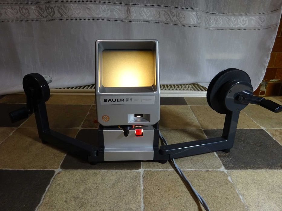 Vizualizator vintage pentru film 8mm Bauer F1 super