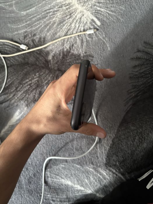 iPhone 11 fară garanție