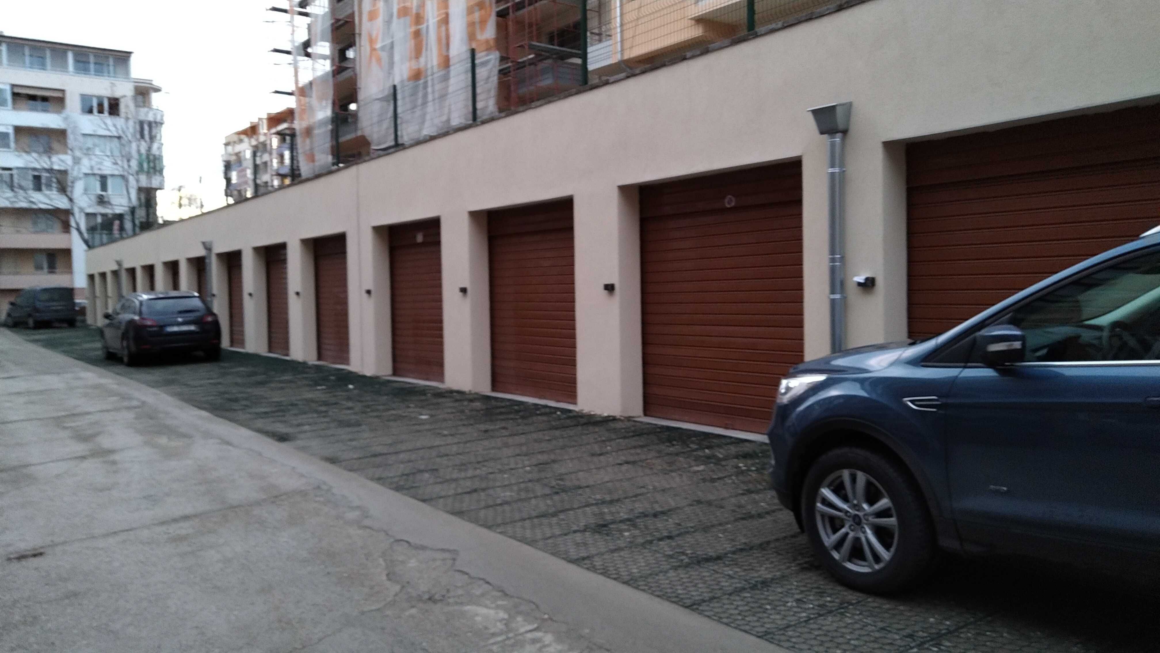 Гараж по наем до ВИК, ролетна врата, партида ток от 01,08,2025