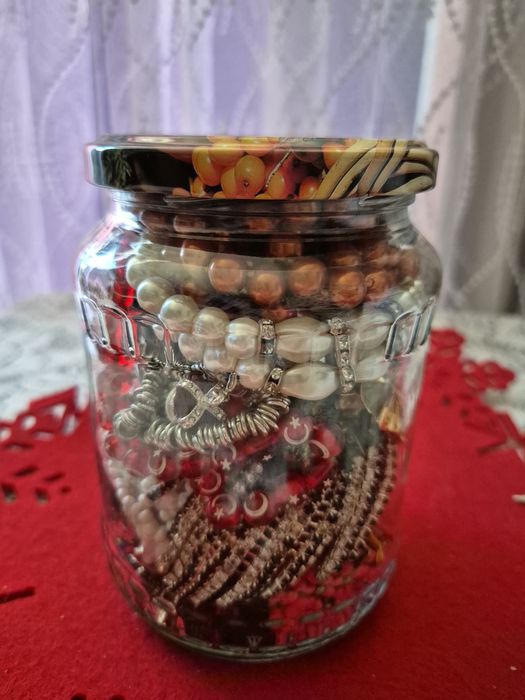 Borcan misterios cu bijuterii