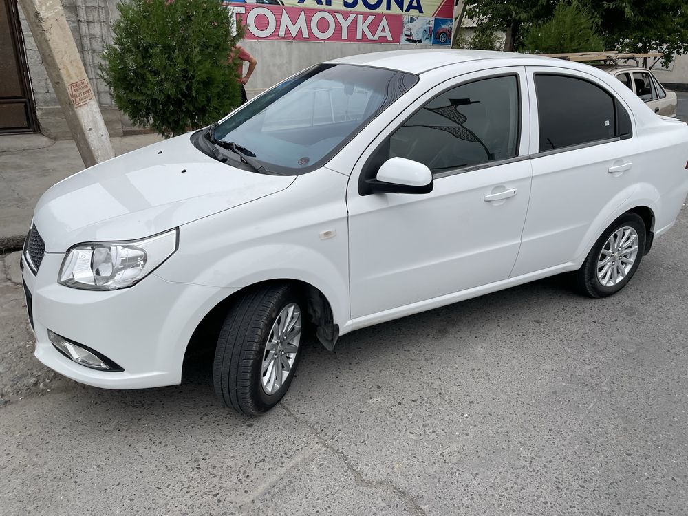 Nexia 3 sotiladi mexanika 2018 varyant yoki naxtka  6300$
