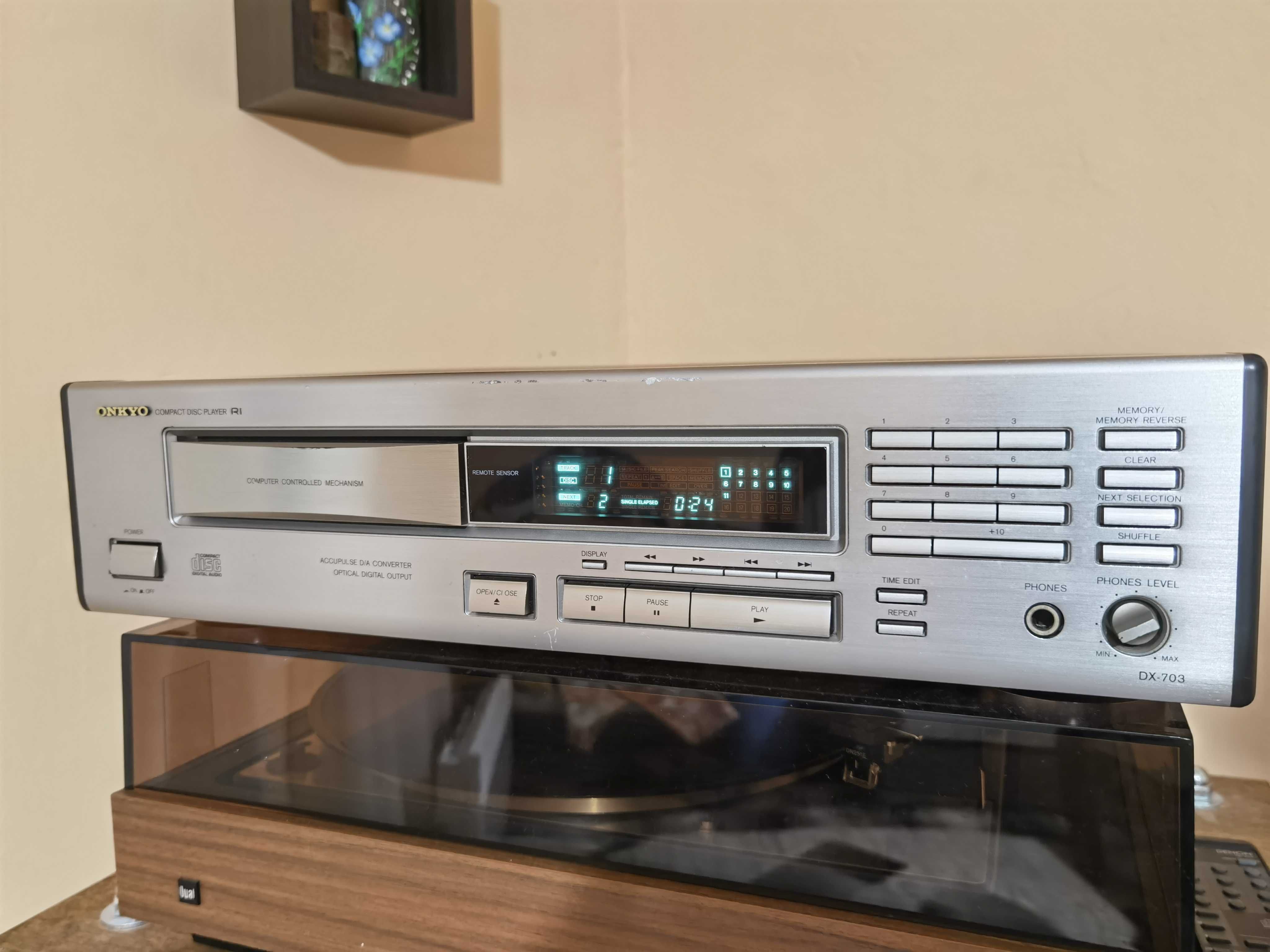 CD Player  Onkyo  DX-703