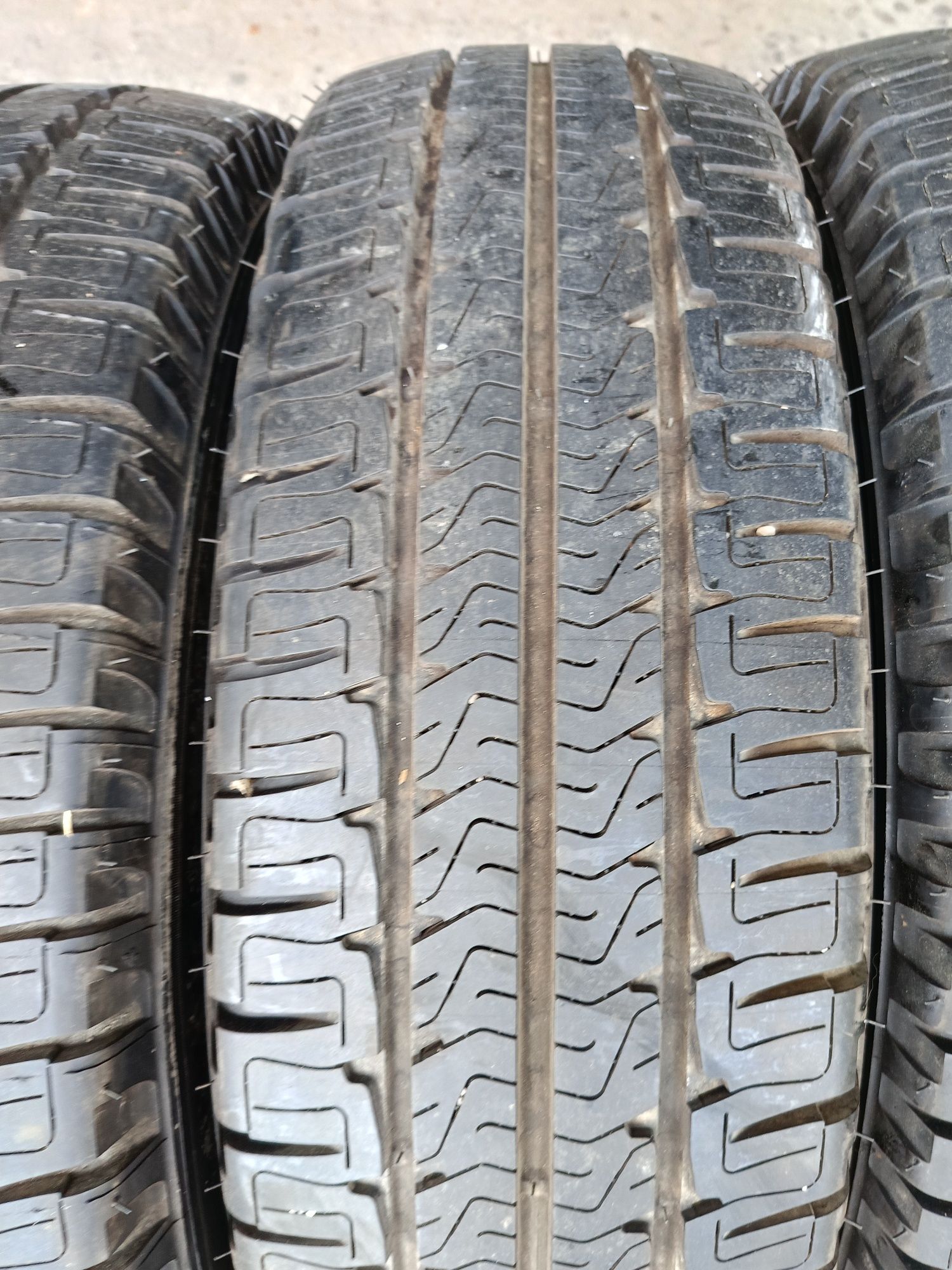 БУСОВИ -2023г.-16цола-225/75-1бр.-220лв."MICHELIN"-като нови