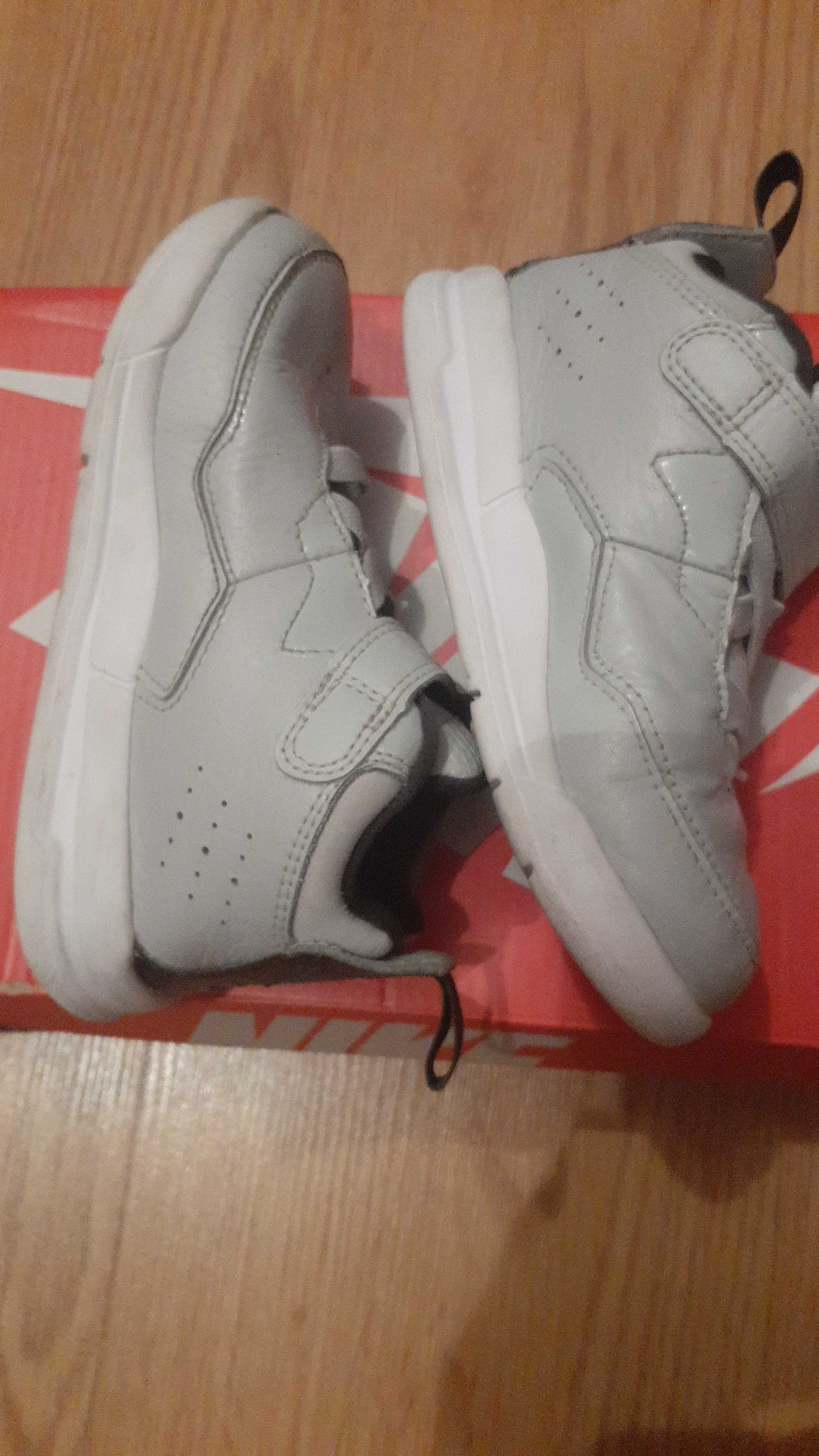 Ghetute Nike Jordan, piele, marime 26