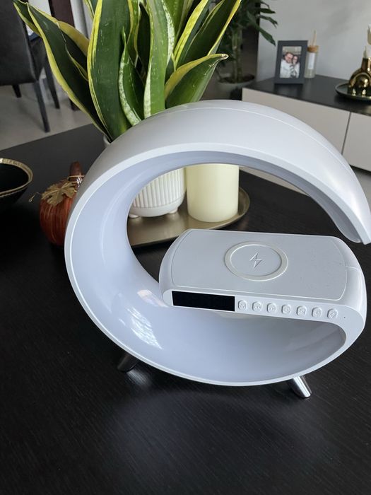 Lampa Smart MultiColor, Ceas, Boxa si Incarcator Wireless