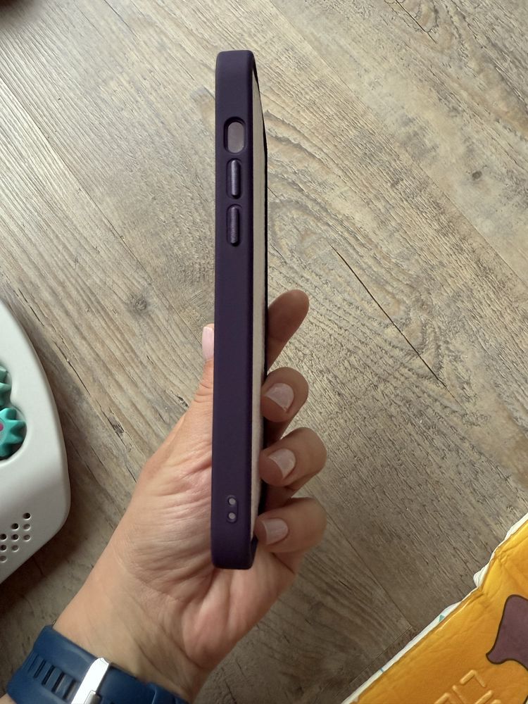 Калъф за iPhone 15 Pro Max черно/ лилаво