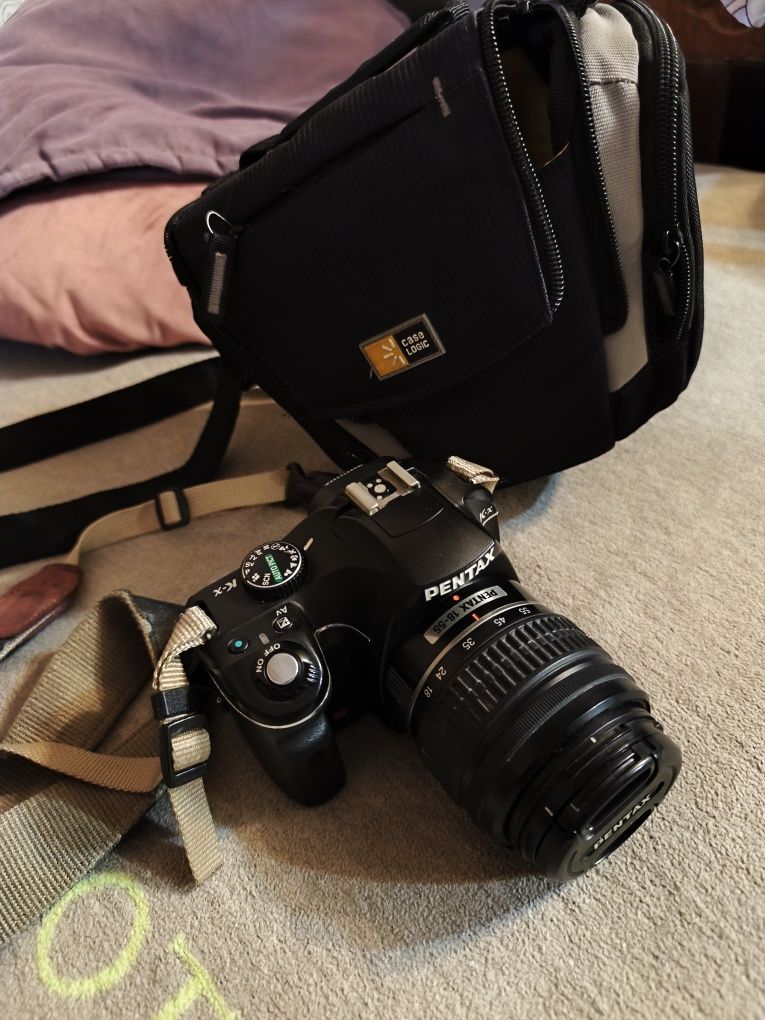 Aparat foto DSLR Pentax K-x + obiectiv 18-55mm + husă + card SD