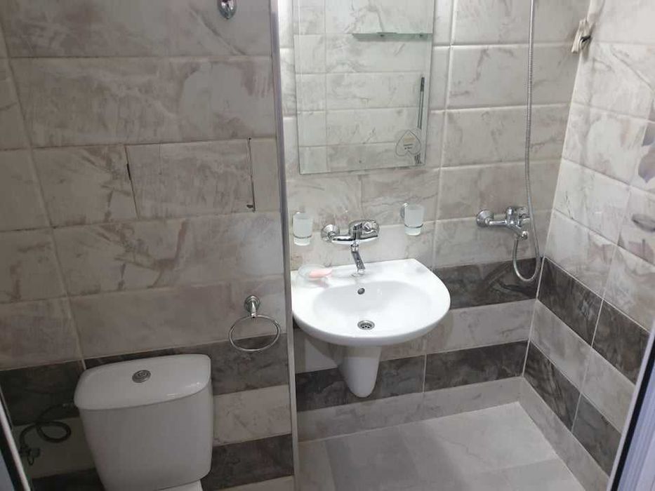 Дава се под наем Тристаен апартамент в Бургас, Славейков - 68 кв.м за 357 € - Снимка #5