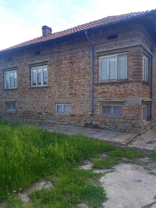 Продавам къща с.Кочово,обл.Шумен