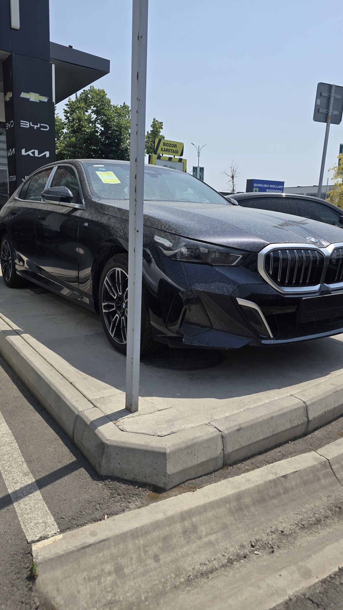 Bmw m5 sotuvda bor