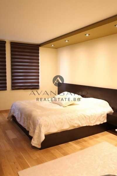 Продава се Четиристаен апартамент в Пловдив, Кючук Париж - 193 кв.м за 2167 €/кв.м - Снимка #4