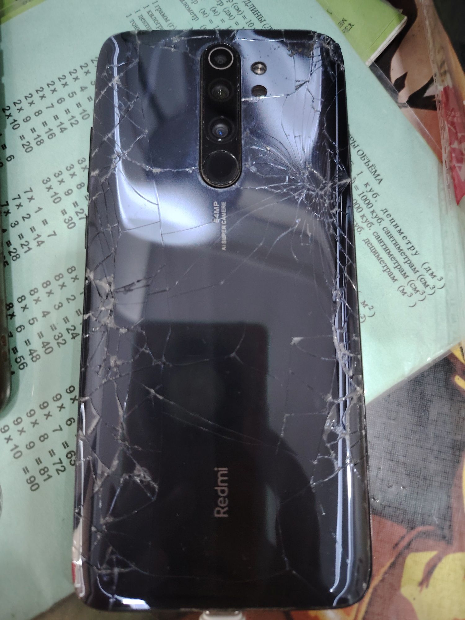 Продам redmi note 8 pro на запчасти разбит экран