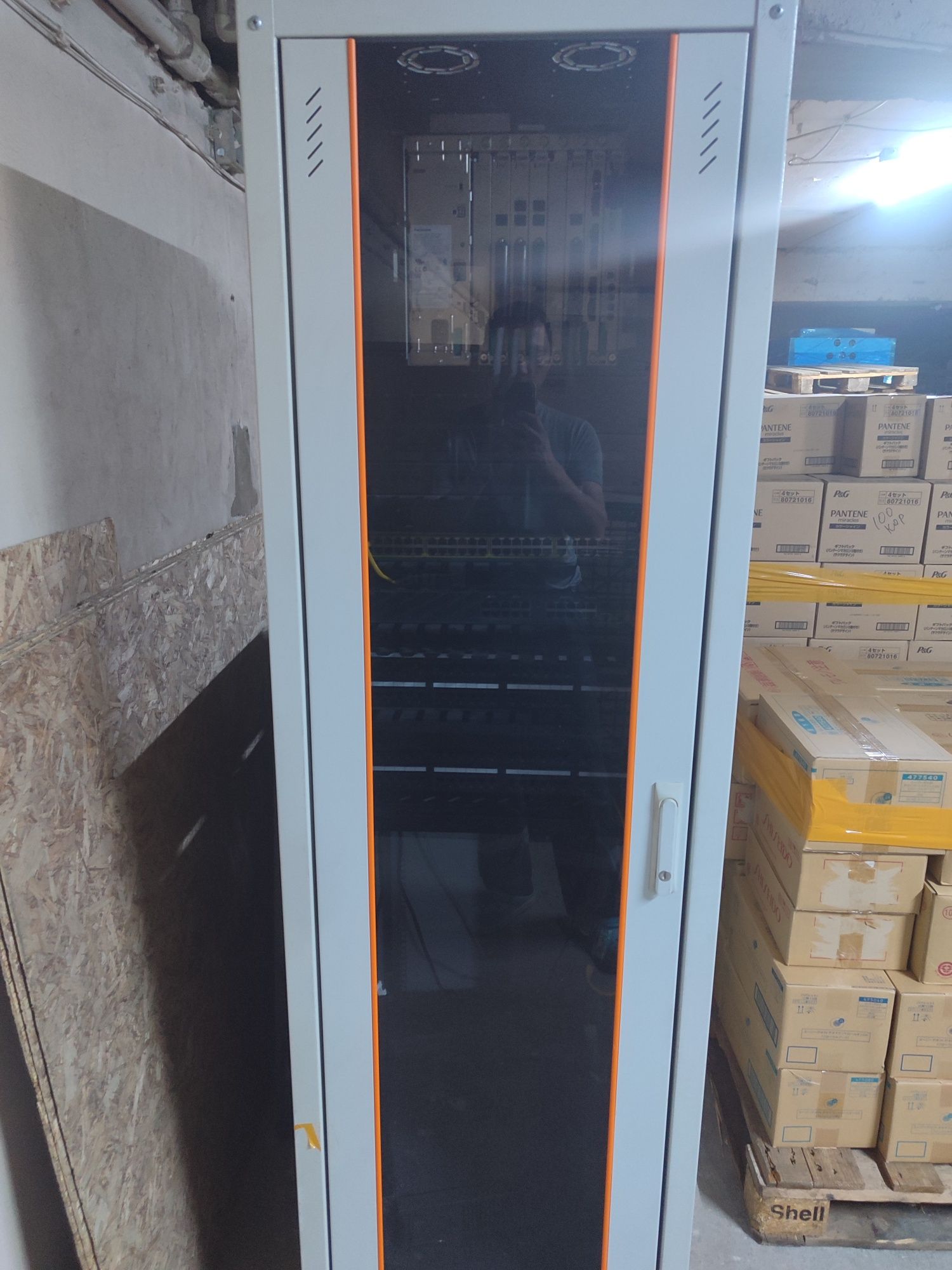 Серверный шкаф. Switch Cisco - 48 ports