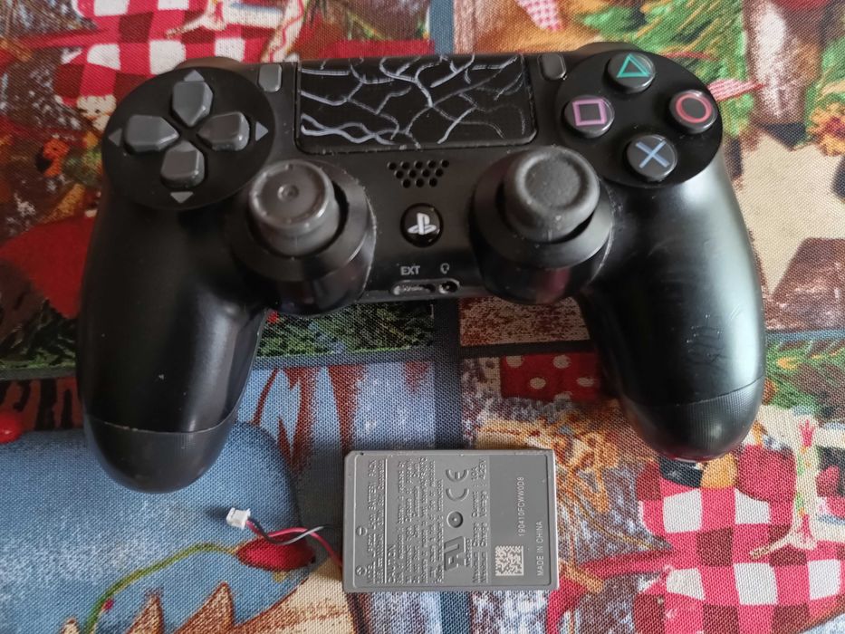 Продавам Джойстик SONY Dualshok от PS 4-за части