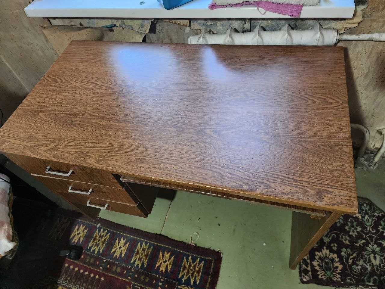 продается компьютерный стол