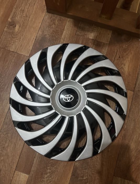 Новый комплект колпаки Toyota R15 Camry Corolla Yaris