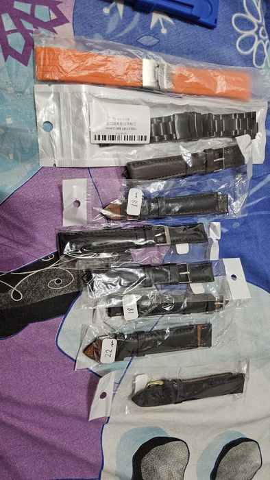 Ceasuri vechi mecanice și cu baterie