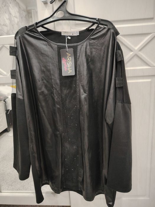 Продам женскую кофту 56р