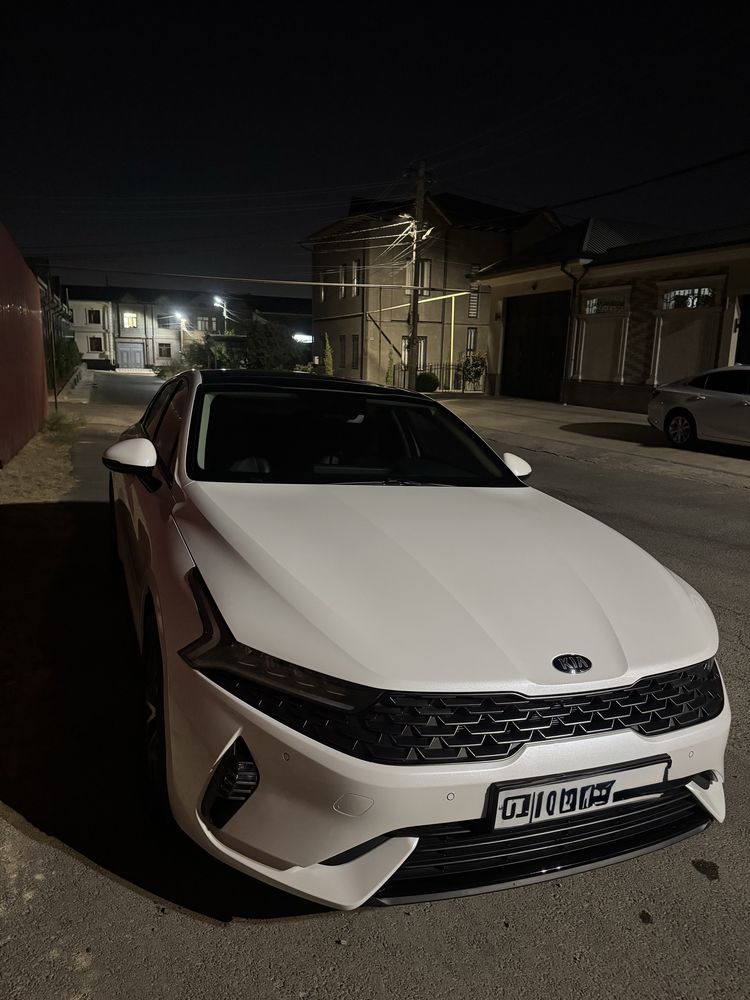 Kia K5, белый жемчук, 2021 года
