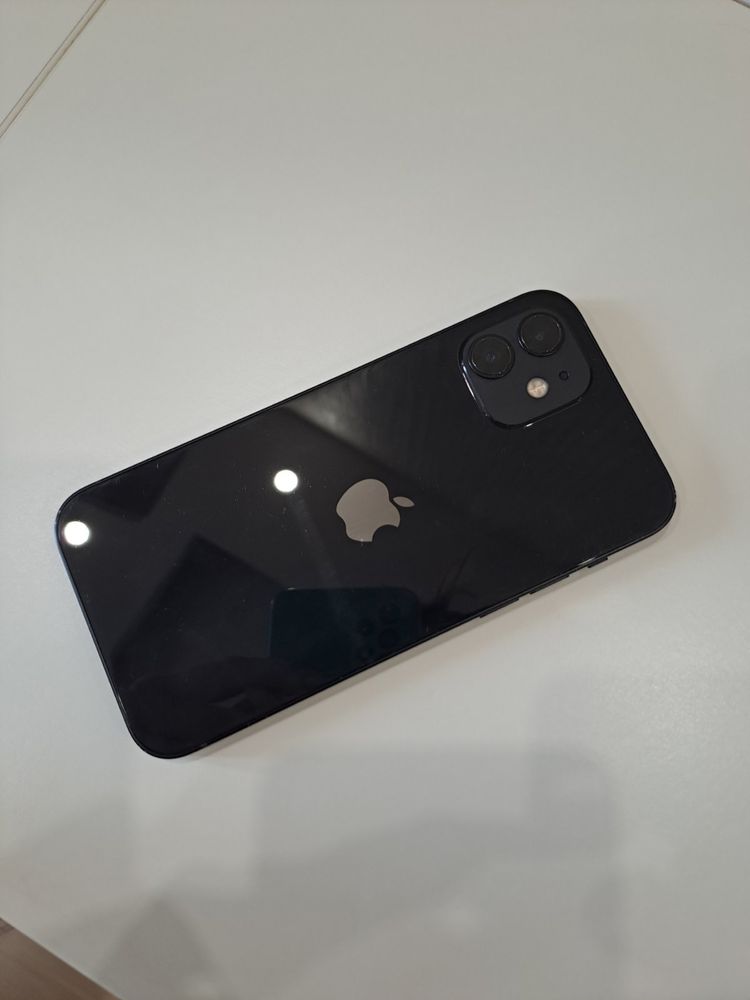 iPhone 12 Black 64gb в страхотно състояние