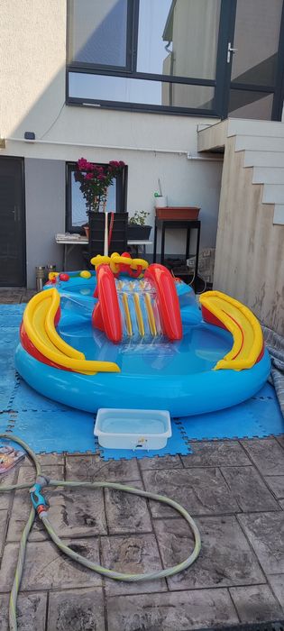 Vând piscină de copii