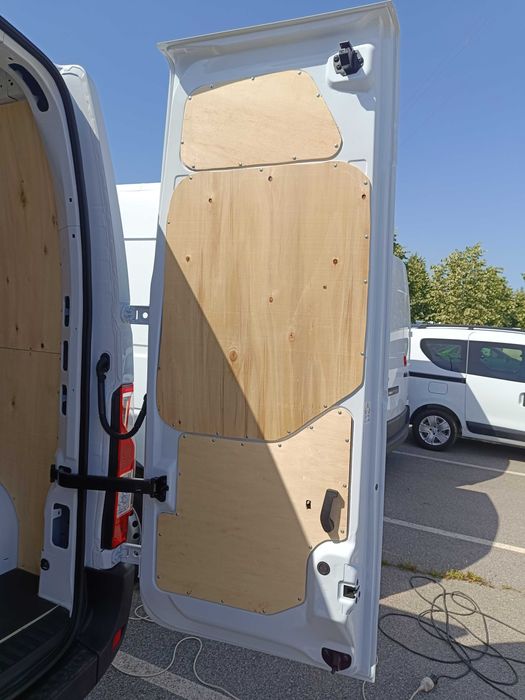 Дървена облицовка на бус