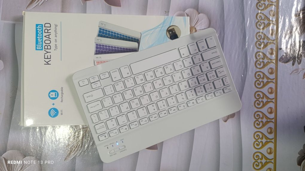 Bluetooth klaviatura sotiladi