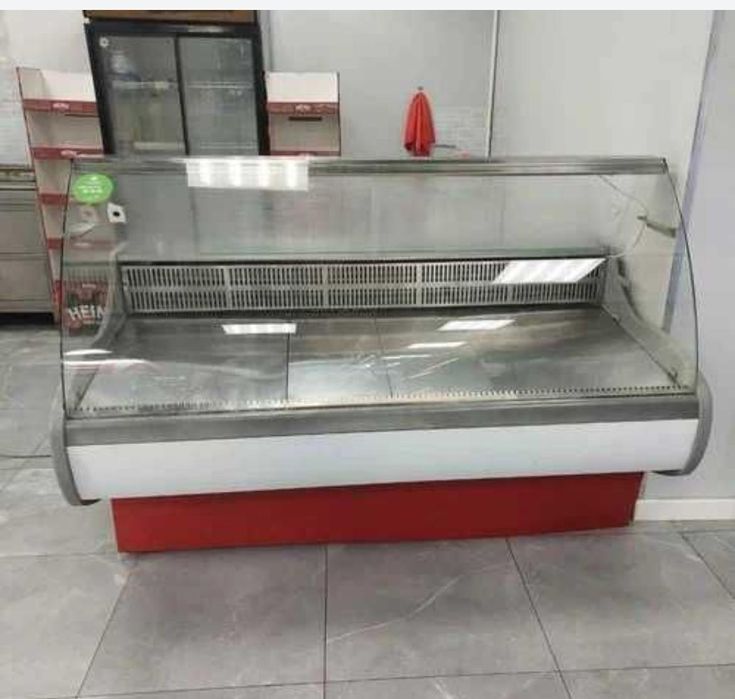 Ветрина холодильник