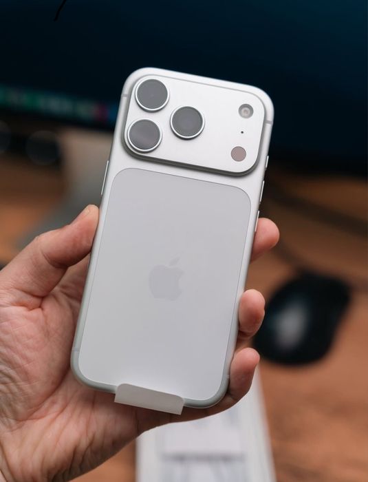 Iphone 17 pro silver