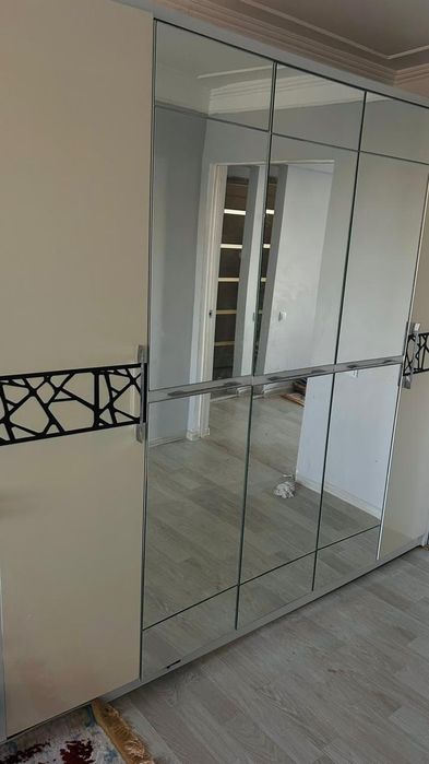 5 дверный шкаф с зеркалами