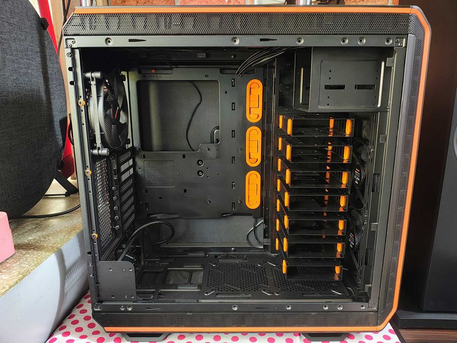 Carcasa PC Gaming Be Quiet! Dark Base PRO 900 Black Orange.