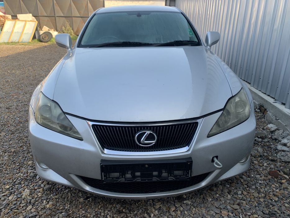 Lexus Is 220d на части