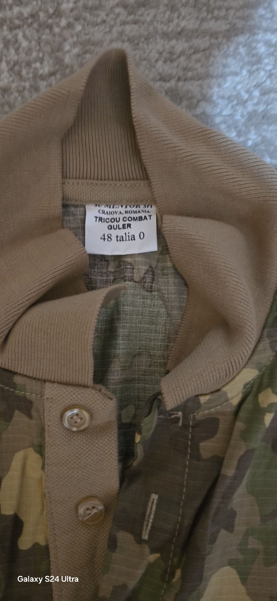 Tricouri combat noi
