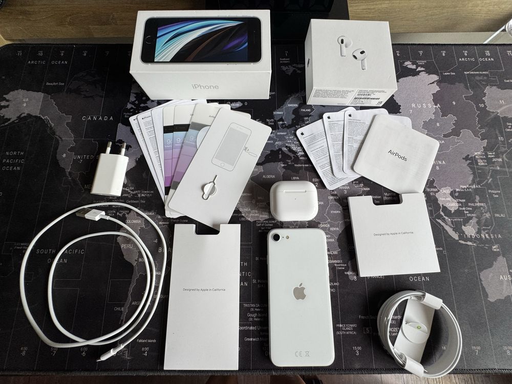 Apple Iphone SE 2020 + airpods 3
