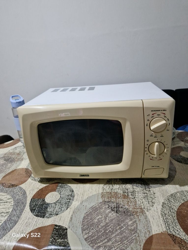 Микровълнова фурна zanussi