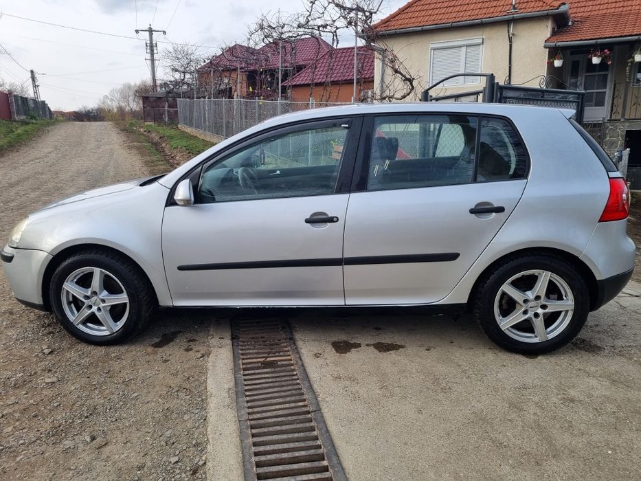 Vând golf 5, an 2008