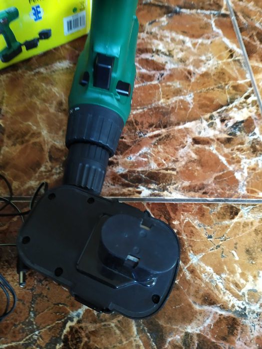 Set vechi bormasina filetanta / incarcator +