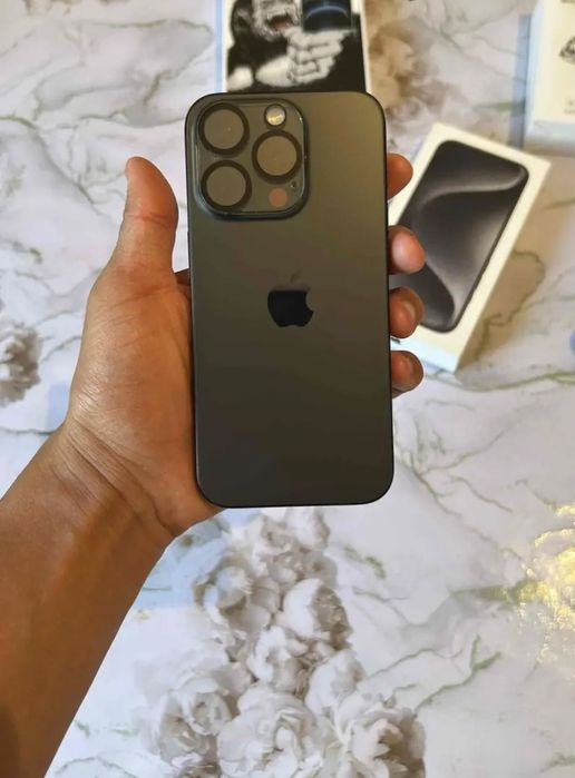 iPhone 15 pro 256гб 86%
