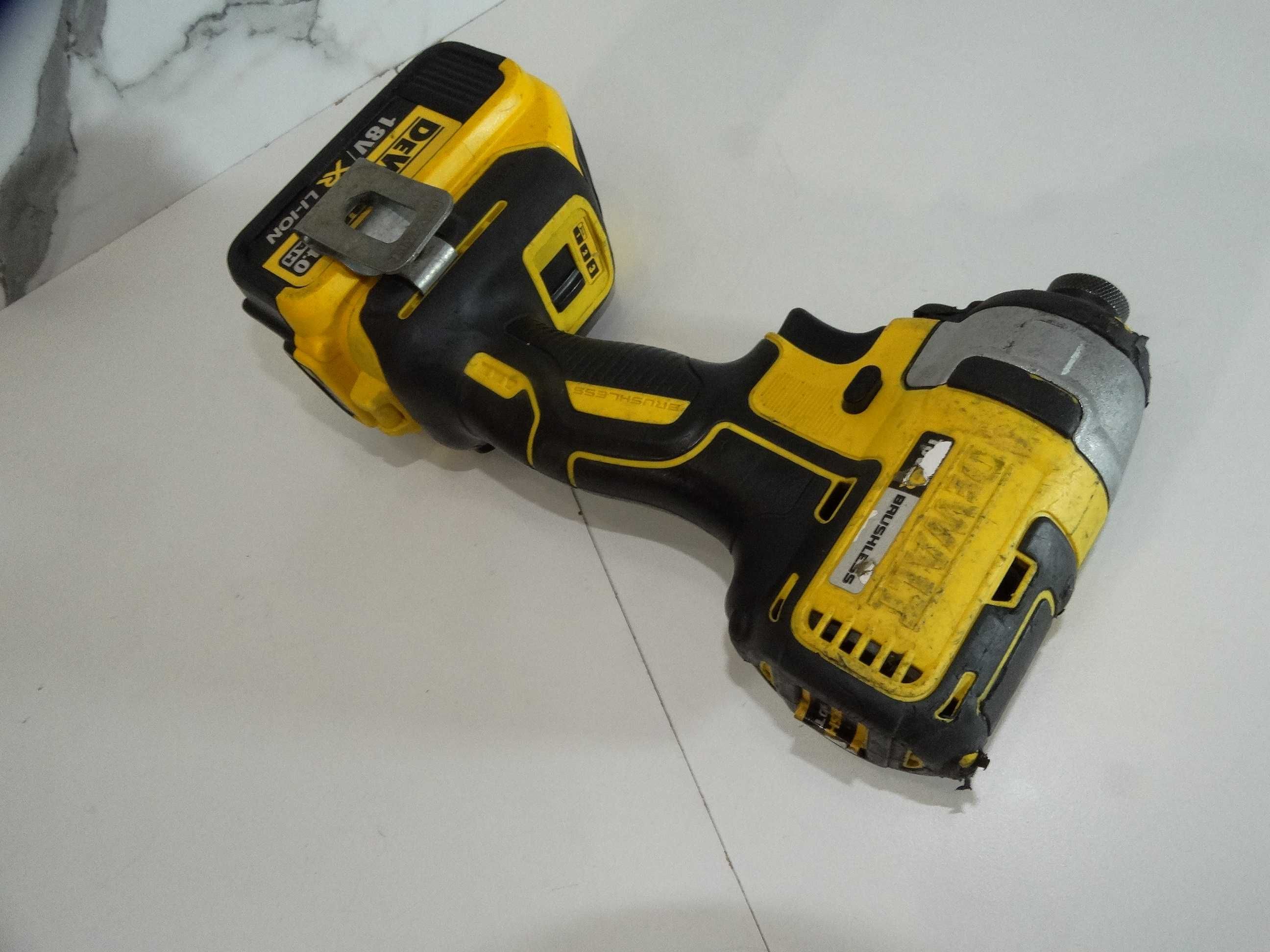 Dewalt DCF 887 - Импакт драйвер