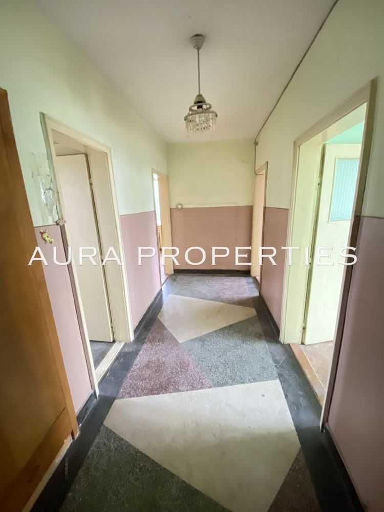 Продава се Тристаен апартамент в Разград, Възраждане - 90 кв.м за 1218 €/кв.м - Снимка #4