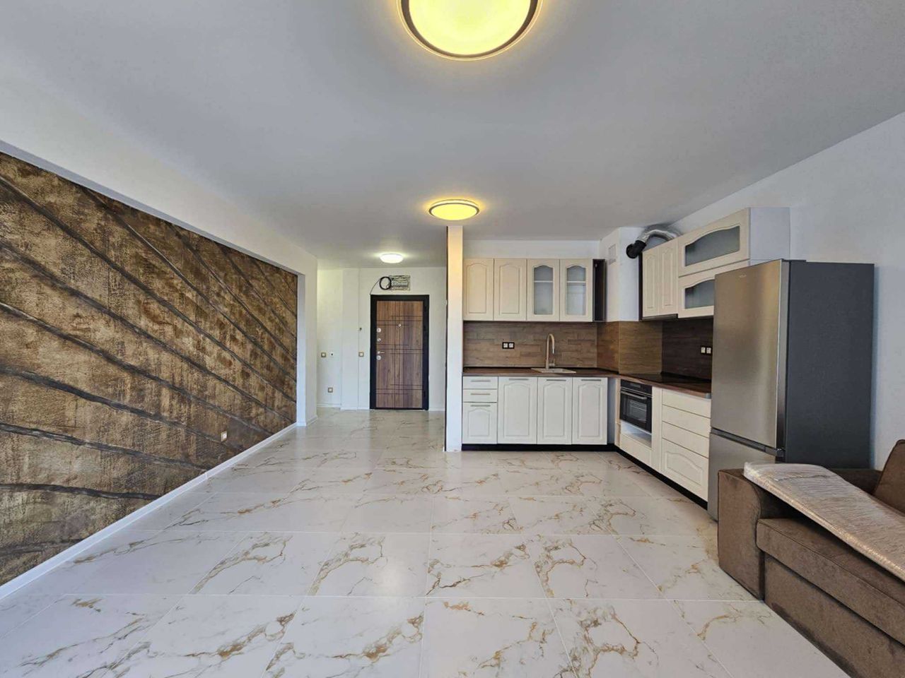 Дава се под наем Двустаен апартамент в София, Кръстова вада - 62 кв.м за 714 € - Снимка #1