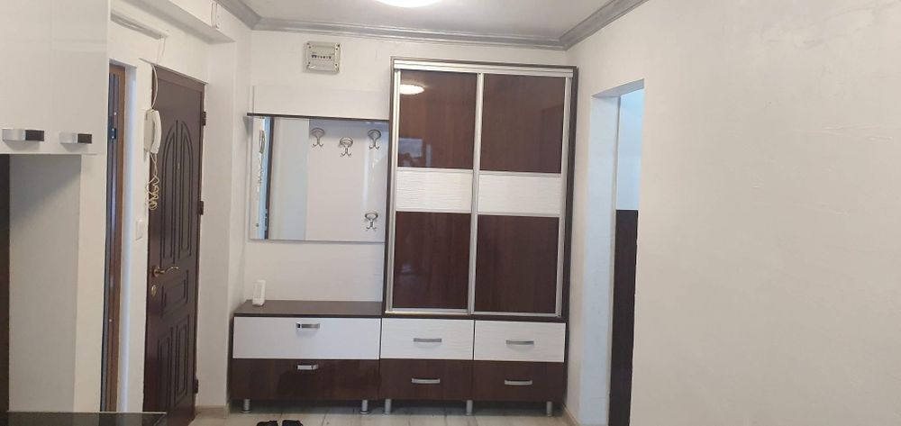 Inchiriez ap 2 cam Dorobantilor etaj 1