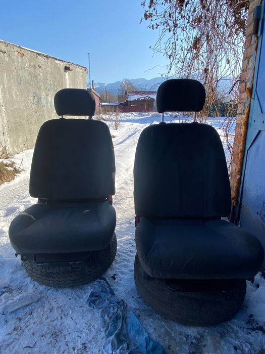 Продам сиденя ниссан примера п10