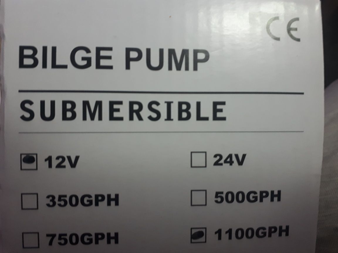 Pompă de apă  sumersibila 12v , 1100 gph.