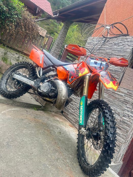 Vând KTM 250 SX.