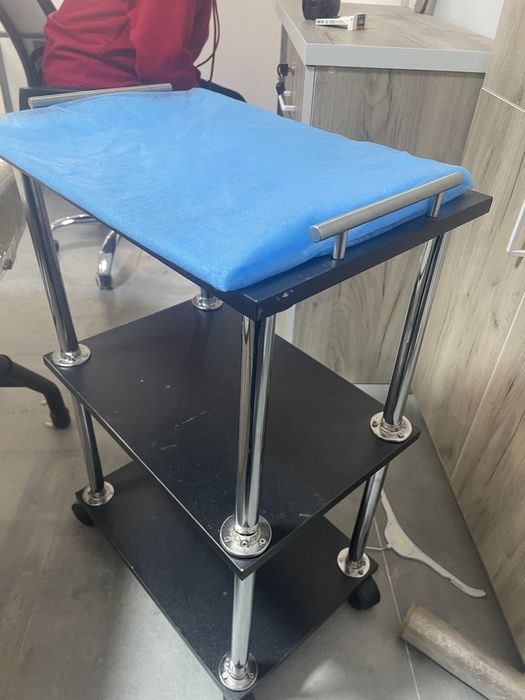 Продам помощник для салона красоты  торг есть